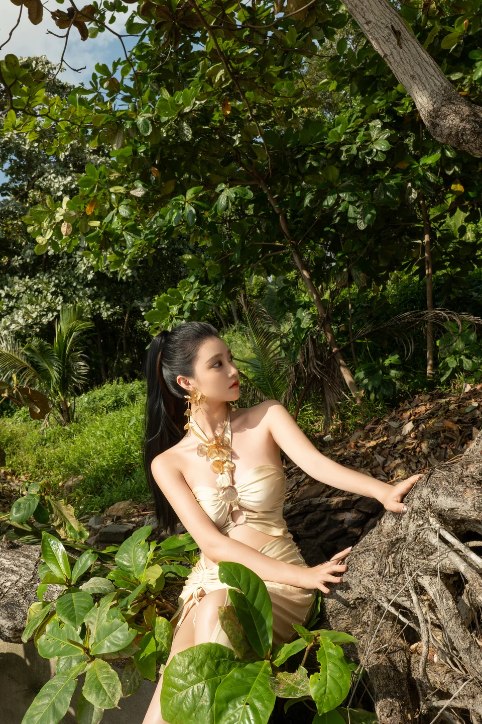 年年 - 海边维纳斯 [80P-549MB] tg@simisebaisi 【丝足阁】072.webp